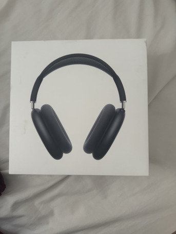 Jeddah, Electronics, SAR 1800,  NEW Unboxed AirPods Max