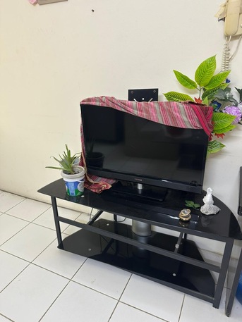 Muharraq, Electronics, BHD 60,  TV With Tv Table And Cupboard And Another Table