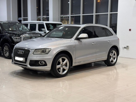 Manama, Vehicles, Cars & Trucks , BHD 3500,  AUDI Q5,  2014,  Automatic,  146500 KM,   /  (Silver)