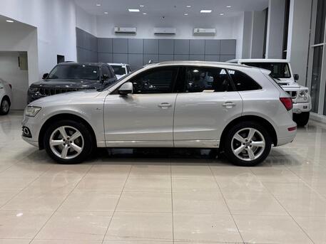 Manama, Vehicles, Cars & Trucks , BHD 3500,  AUDI Q5,  2014,  Automatic,  146500 KM,   /  (Silver)