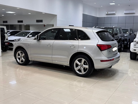 Manama, Vehicles, Cars & Trucks , BHD 3500,  AUDI Q5,  2014,  Automatic,  146500 KM,   /  (Silver)