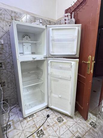 Riyadh, Household Items, SAR 800,  Urgent Sale - Split AC And Fridge - SAR 800