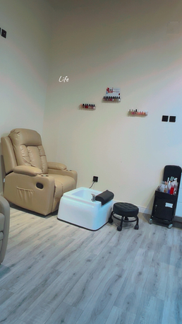 Riyadh, Health & Beauty Items, SAR 85000,  Ladies Saloon For Sale In Al Muzahmiyah -Riyadh