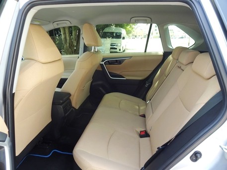 Zinj, Vehicles, Cars & Trucks , BHD 9300,  TOYOTA RAV 4,  2022,  Automatic,  38000 KM,   HYBRID UNDER WARRANTY  FOR SALE