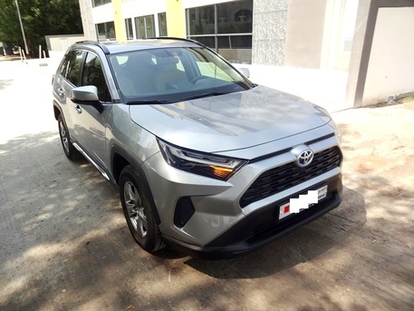 Zinj, Vehicles, Cars & Trucks , BHD 9300,  TOYOTA RAV 4,  2022,  Automatic,  38000 KM,   HYBRID UNDER WARRANTY  FOR SALE