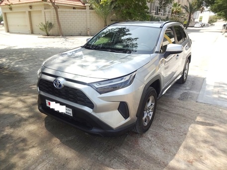Zinj, Vehicles, Cars & Trucks , BHD 9300,  TOYOTA RAV 4,  2022,  Automatic,  38000 KM,   HYBRID UNDER WARRANTY  FOR SALE