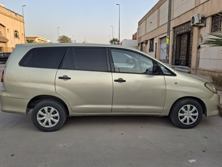 Riyadh, Auto Parts, SAR 25500,  Toyota Innova, Model Year 2011, Golden Colour FOR SALE