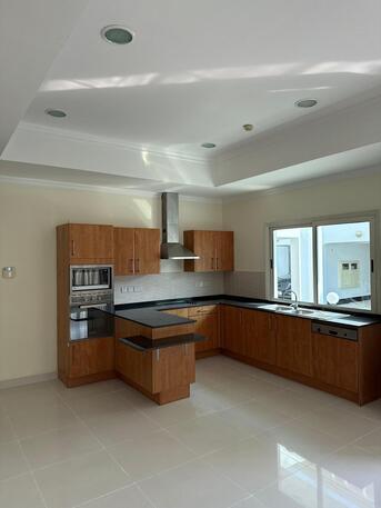 Janabiya, Villas, BHD 900,  Furnished,  Luxury 3 Bedroom Villa In Janabiyah Compound | Pool, Gym & Maid Room
