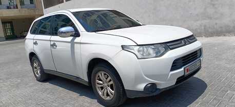 Manama, Vehicles, Cars & Trucks , BHD 2600,  Mitsubishi Outlander,  2014,  Automatic,  142500 KM,  Excellent Condition, Clean And Neta Family Car, Urgent Sale !