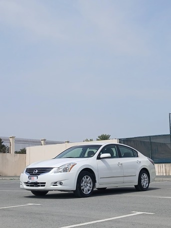 Zinj, Vehicles, Cars & Trucks , BHD 1600,  Nissan Altima,  2012,  Automatic,  106000 KM,    CAR FOR SALE