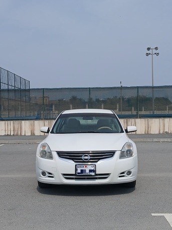 Zinj, Vehicles, Cars & Trucks , BHD 1600,  Nissan Altima,  2012,  Automatic,  106000 KM,    CAR FOR SALE