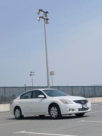 Zinj, Vehicles, Cars & Trucks , BHD 1600,  Nissan Altima,  2012,  Automatic,  106000 KM,    CAR FOR SALE