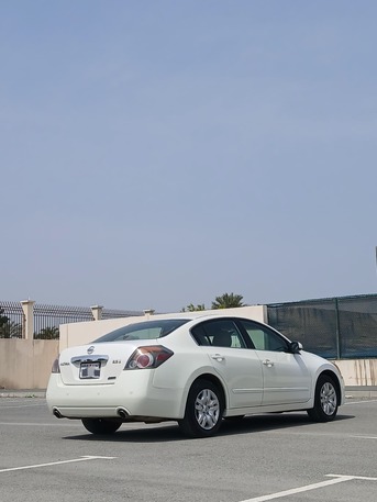 Zinj, Vehicles, Cars & Trucks , BHD 1600,  Nissan Altima,  2012,  Automatic,  106000 KM,    CAR FOR SALE