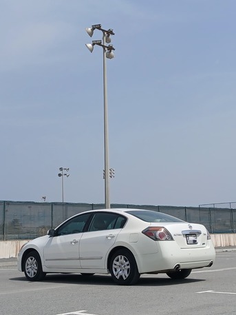 Zinj, Vehicles, Cars & Trucks , BHD 1600,  Nissan Altima,  2012,  Automatic,  106000 KM,    CAR FOR SALE