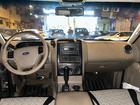 Hara, Vehicles, Cars & Trucks , SAR 12000,  Ford Explorer,  2008,  Automatic,  370184 KM,   XLT  V6  &ndash; 7 Seater &ndash; Urgent Sale &ndash; 12,000 SAR