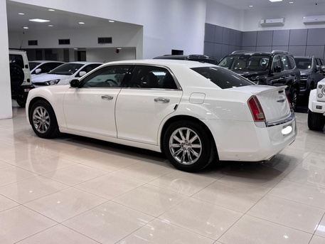 Manama, Vehicles, Cars & Trucks , BHD 1900,  Chrysler 300C,  2012,  Automatic,  195150 KM,     (White)