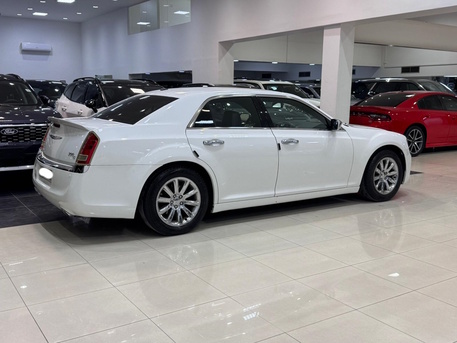 Manama, Vehicles, Cars & Trucks , BHD 1900,  Chrysler 300C,  2012,  Automatic,  195150 KM,     (White)
