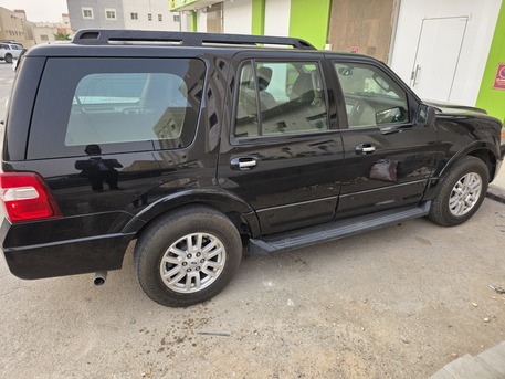 Hara, Vehicles, Cars & Trucks , SAR 43000,  Ford Expedition XLT,  2014,  Automatic,  262150 KM,