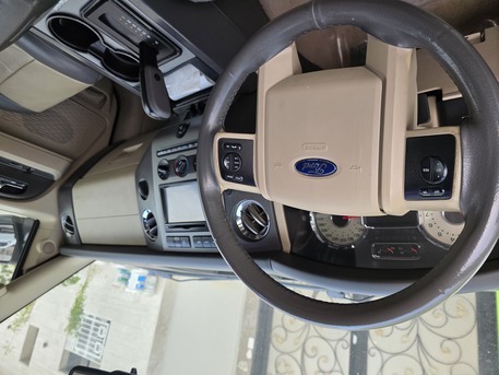 Hara, Vehicles, Cars & Trucks , SAR 43000,  Ford Expedition XLT,  2014,  Automatic,  262150 KM,