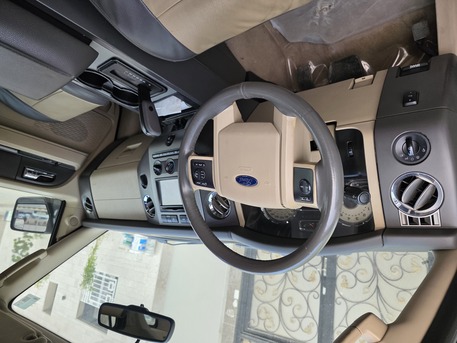 Hara, Vehicles, Cars & Trucks , SAR 43000,  Ford Expedition XLT,  2014,  Automatic,  262150 KM,