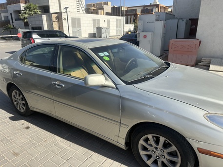 Riyadh, Vehicles, Cars & Trucks , SAR 9500,  Lexus ES 300,  2002,  Automatic,  350000 KM,