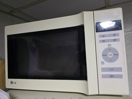 Juffair, Furniture, BHD 25,  Assorted Items For Sale