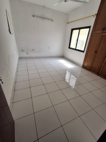 Hoora, Apartments/Houses, BHD 180/month,  2 BR,  2bhk 2bath Big Hall Closed Kitchen 180bd With Out Ewa Ac