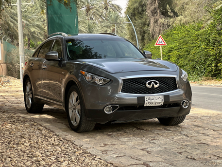 Riyadh, Vehicles, Cars & Trucks , SAR 58000,  Infiniti QX70,  2019,  Automatic,  143000 KM,    Clean Car
