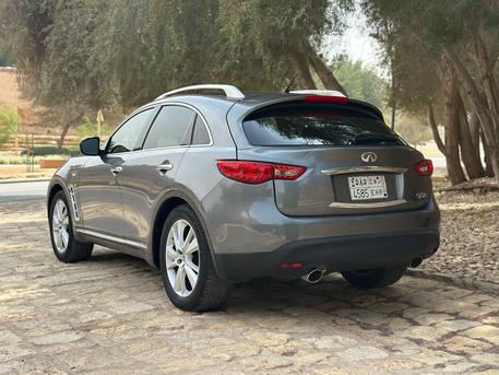 Riyadh, Vehicles, Cars & Trucks , SAR 58000,  Infiniti QX70,  2019,  Automatic,  143000 KM,    Clean Car