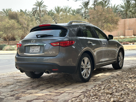 Riyadh, Vehicles, Cars & Trucks , SAR 58000,  Infiniti QX70,  2019,  Automatic,  143000 KM,    Clean Car