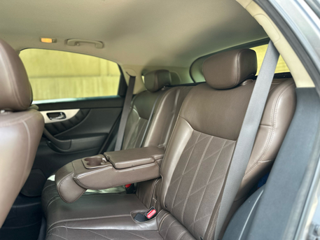 Riyadh, Vehicles, Cars & Trucks , SAR 58000,  Infiniti QX70,  2019,  Automatic,  143000 KM,    Clean Car