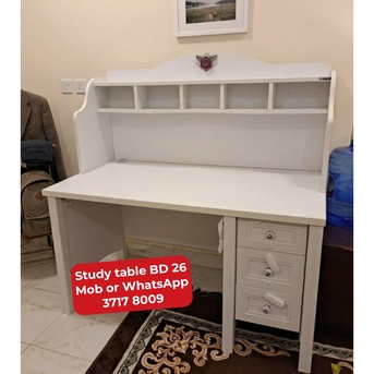 Manama, Furniture, BHD 26,  🌍🌐Study Table In Good Condition For Sale With Delivery