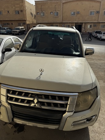 Riyadh, Vehicles, Cars & Trucks , SAR 35000,  2016,  2016,  Automatic,  290 KM,  SAR 48000, Mitsubishi Pajero, , , 290KM, GLS