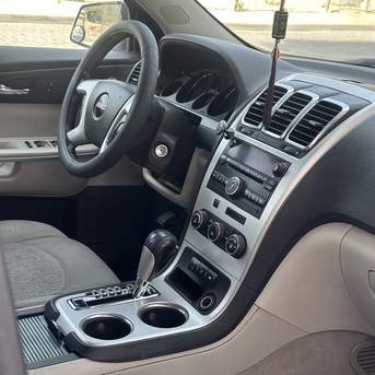 Hidd, Vehicles, Cars & Trucks , BHD 1500,  Gmc Acadia,  2011,  Automatic,  220 KM,    Model 0 Accident