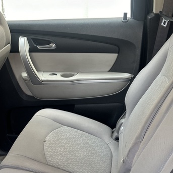 Hidd, Vehicles, Cars & Trucks , BHD 1500,  Gmc Acadia,  2011,  Automatic,  220 KM,    Model 0 Accident