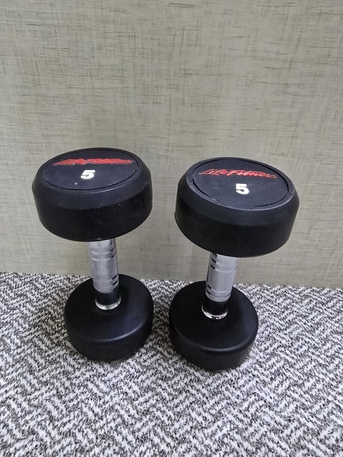 Riyadh, Sporting Goods, SAR 70,  5 KG Dumbbells 2 Qty