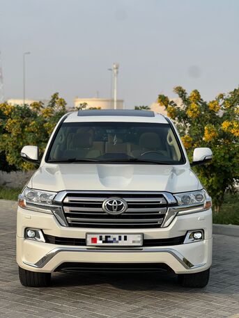 Riffa, Vehicles, Cars & Trucks , BHD 14500,  TOYOTA LAND CRUISER GXR V6 2017 WHITE,  2017,  Automatic,  267000 KM,