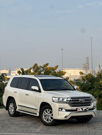 Riffa, Vehicles, Cars & Trucks , BHD 14500,  TOYOTA LAND CRUISER GXR V6 2017 WHITE,  2017,  Automatic,  267000 KM,