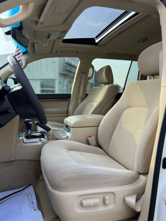 Riffa, Vehicles, Cars & Trucks , BHD 14500,  TOYOTA LAND CRUISER GXR V6 2017 WHITE,  2017,  Automatic,  267000 KM,