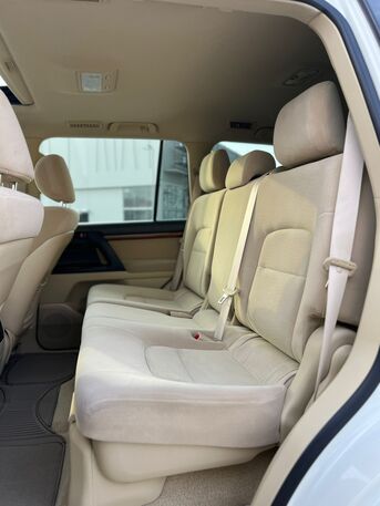 Riffa, Vehicles, Cars & Trucks , BHD 14500,  TOYOTA LAND CRUISER GXR V6 2017 WHITE,  2017,  Automatic,  267000 KM,