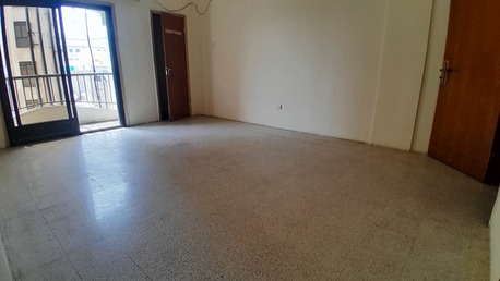 Manama, Apartments/Houses, BHD 130/month,  2 BR,  Manama:- Close To AMH.2BHK Unfurnished Flat On Rent With Only A/Cs.Bd 130/- Without Ewa.