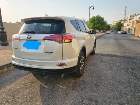 Al Khobar Al Shamalia, Vehicles, Cars & Trucks , SAR 54000,  Toyota RAV4,  2017,  Automatic,  327 KM,    Well Maintained