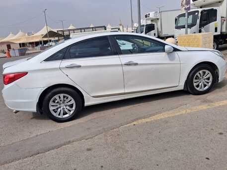 Manfuha Al-Jadidah, Vehicles, Cars & Trucks , SAR 18000,  Hyundai Sonata,  2013,  Manual,  400000 KM,     Model And Very Good Condition And Valid Isthimara And Fahas