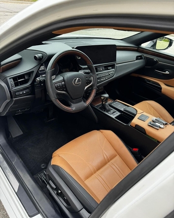 Dubai, Vehicles, Cars & Trucks , AED 70000,  Lexus ES 350,  2022,  Automatic,  92000 KM,  Used GCC  Lexus ES-350 For Sale