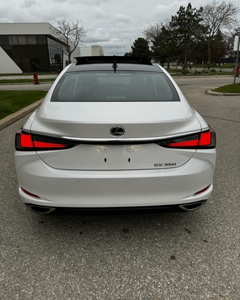 Dubai, Vehicles, Cars & Trucks , AED 70000,  Lexus ES 350,  2022,  Automatic,  92000 KM,  Used GCC  Lexus ES-350 For Sale