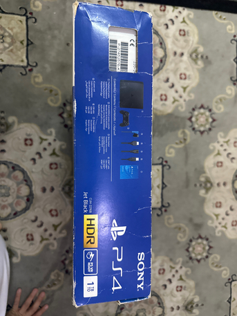 Dammam, Video Games, SAR 1000,  Sony PlayStation PS4 (1 TB) With One Wireless Controller. Rarly Used Working Good