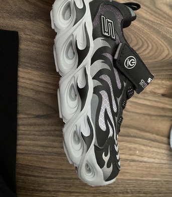 Khobar, Baby & Kid Stuff, SAR 100,  Shoes Skechers 100 Sr Size 29 And Toys