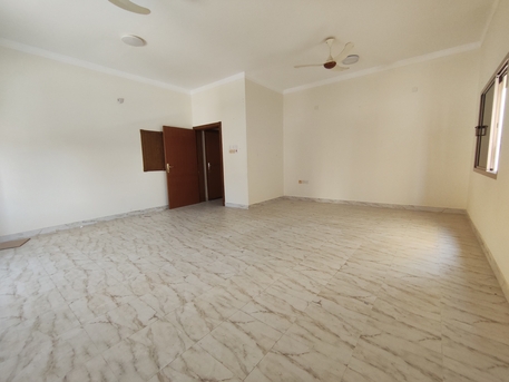 Busaiteen, Apartments/Houses, BHD 200/year,  2 BR,  Busaiteen:- Spacious 2Bhk Unfurnished Flat On Rent..