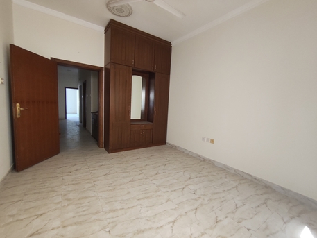 Busaiteen, Apartments/Houses, BHD 200/year,  2 BR,  Busaiteen:- Spacious 2Bhk Unfurnished Flat On Rent..