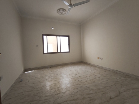 Busaiteen, Apartments/Houses, BHD 200/year,  2 BR,  Busaiteen:- Spacious 2Bhk Unfurnished Flat On Rent..